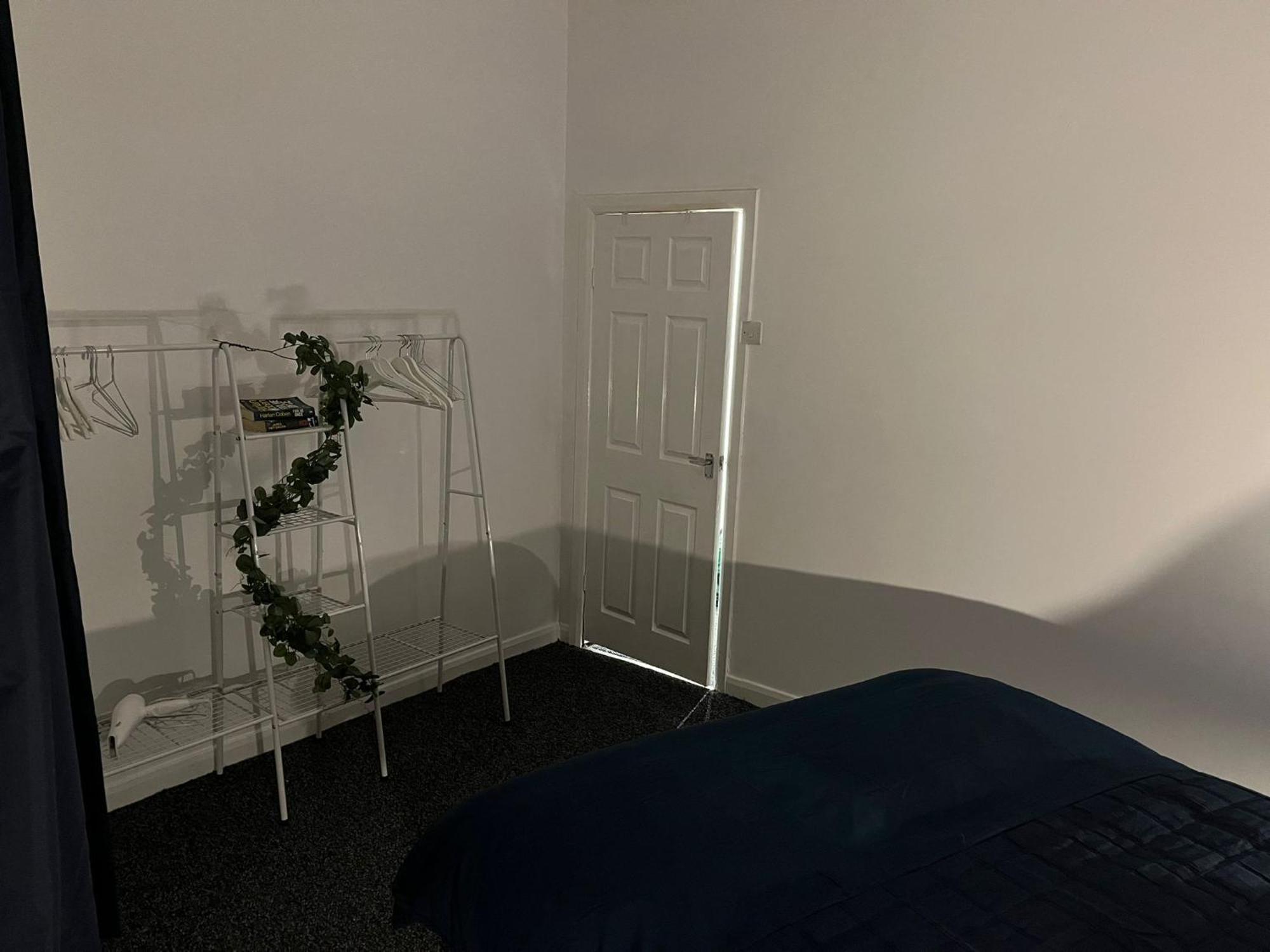 Large Ground Floor Apartment - South Shields - 3 Minutes From South Tyneside Hospital, 8 Minutes From Beach Luaran gambar